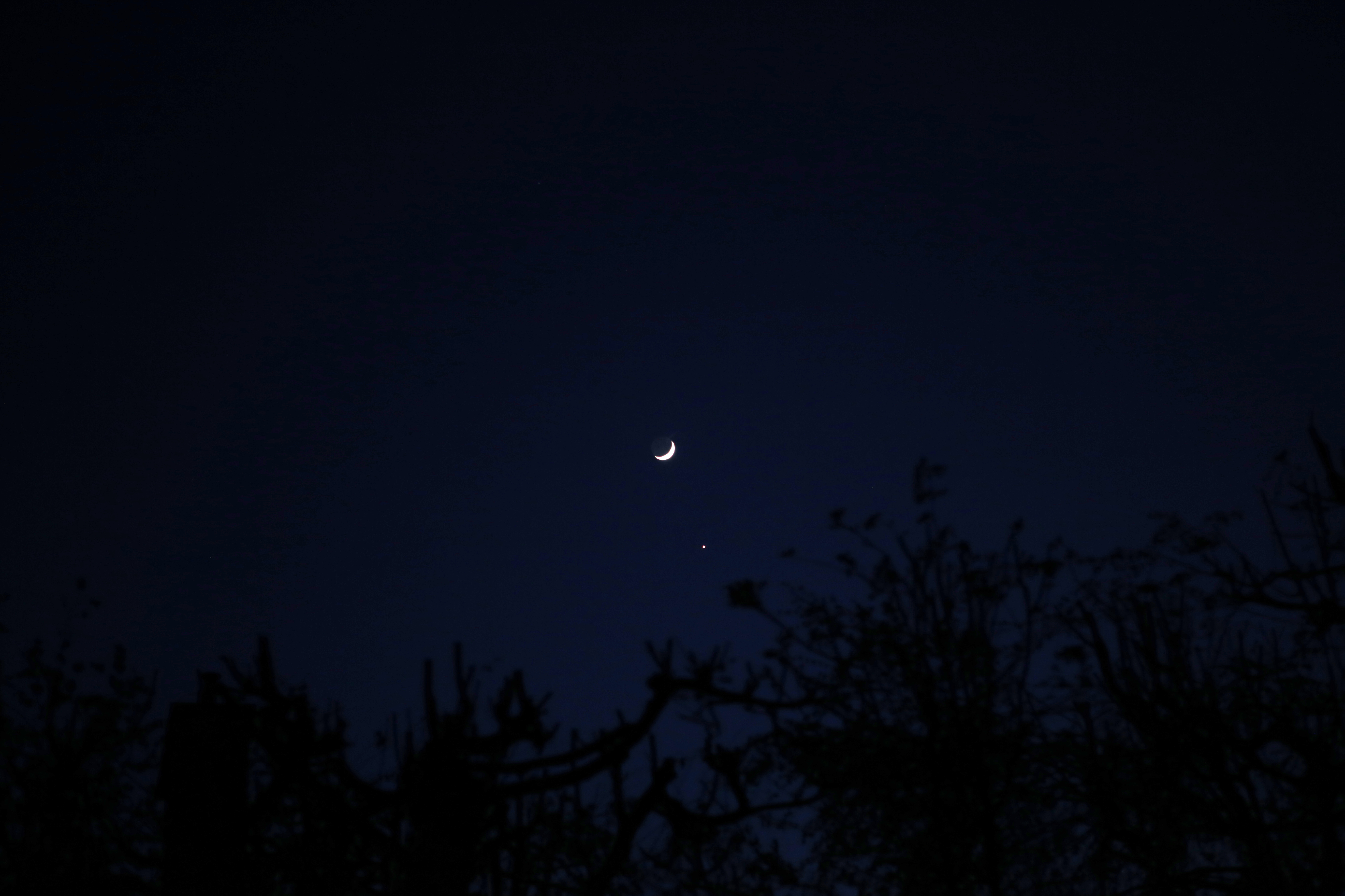 Księżyc + Wenus, 6D, 24-70@70, F/2.8, 1/80s (-3EV)